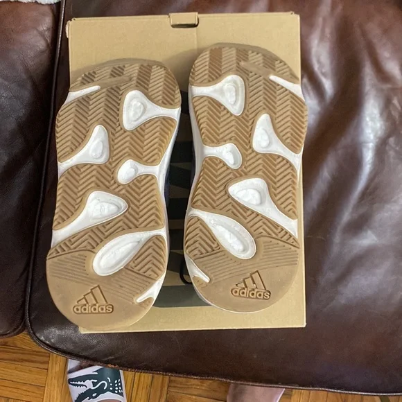 Yeezy 700 size 6 - Picture 5 of 6